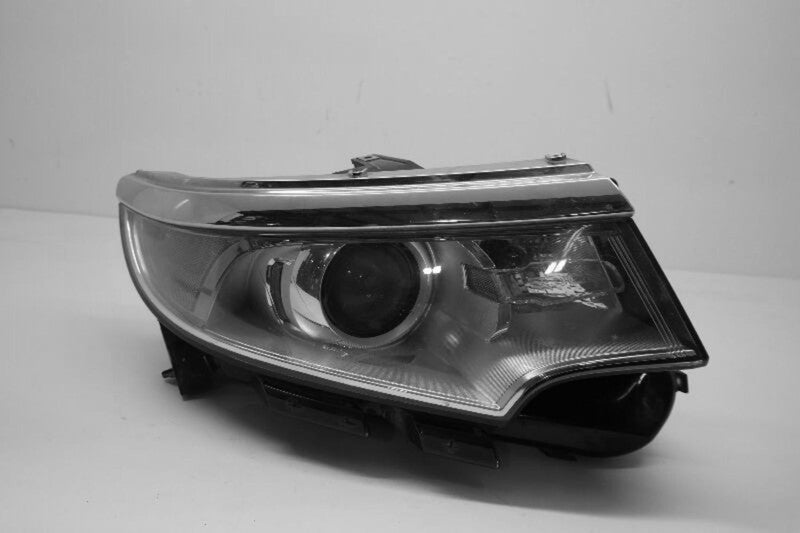 Used Right Headlight Assembly fits: 2013 Ford Edge halogen bright back