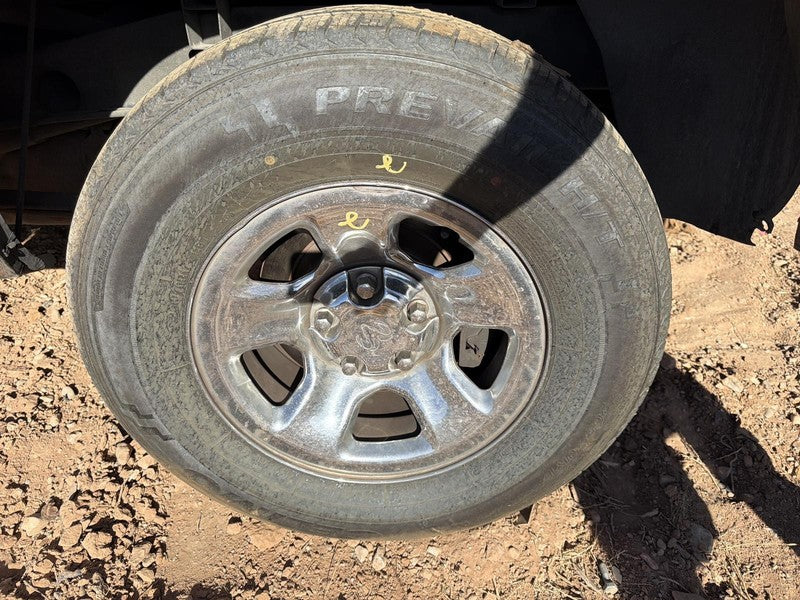 Used Front Center Seat Front fits: 2002 Dodge 1500 PICKUP without air 