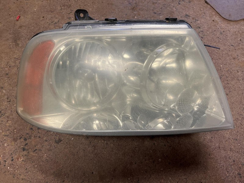Used Right Headlight Assembly fits: 2006 Lincoln Navigator xenon HID h