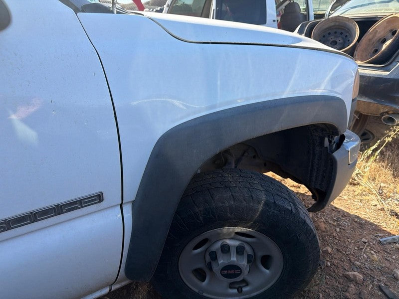 Used Front Right Fender fits: 2007 Gmc Sierra 2500 pickup Front w/fend