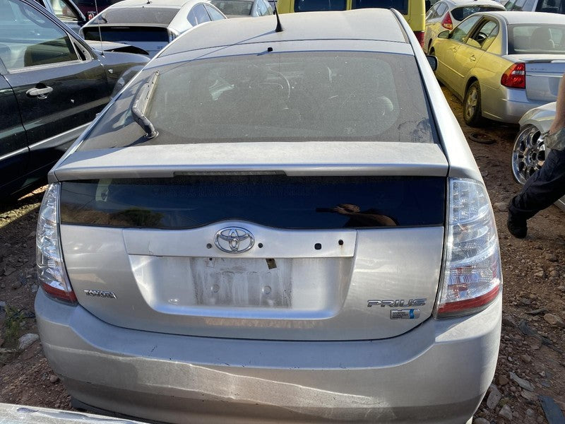 Used Right Headlight Assembly fits: 2006 Toyota Prius w/o xenon Right 