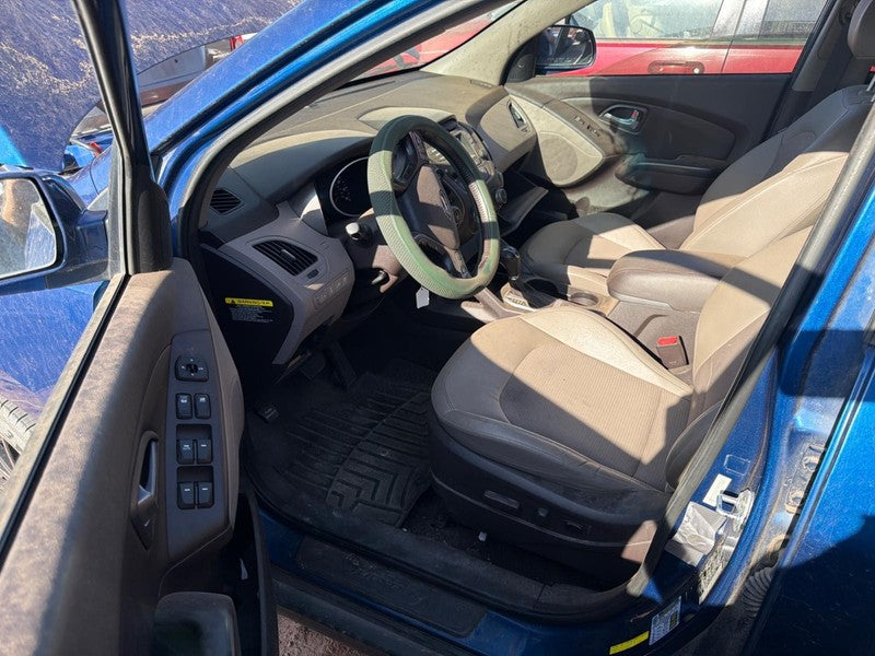 Used Front Left Seat Front fits: 2015 Hyundai Tucson bucket air bag cl