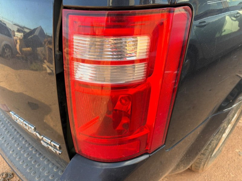2010 Dodge Caravan Passenger Side Tail Light Assembly