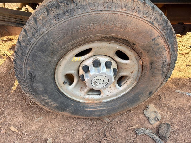 Used Wheel fits: 2005 Chevrolet Silverado 2500 pickup 16x6-1/2 spare s