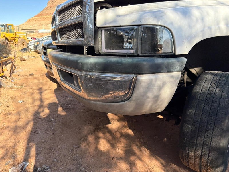 Used Front Bumper Assembly Front fits: 1999 Dodge 1500 PICKUP chrome F