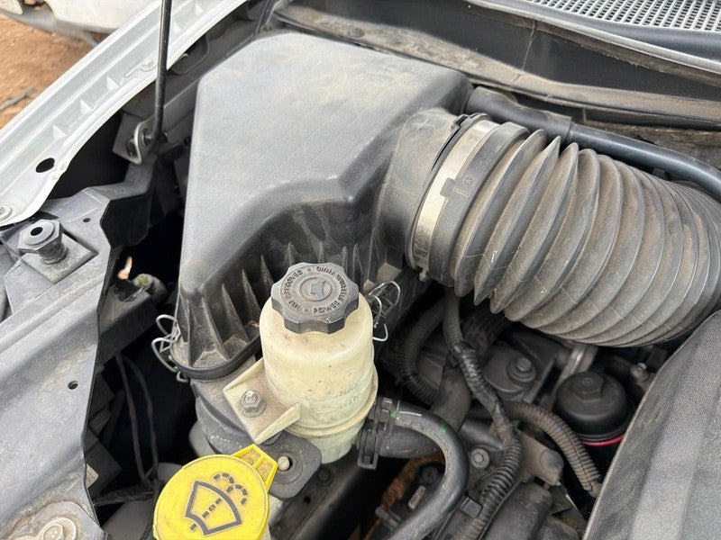 Used Air Cleaner Assembly fits: 2011 Chrysler Town & country  Grade A