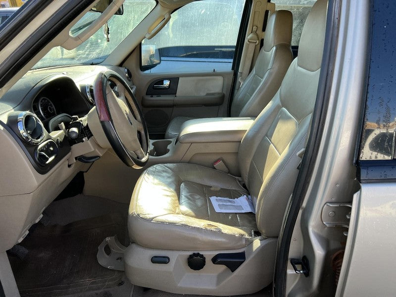 Used Hood fits: 2005 Ford Expedition  Grade A
