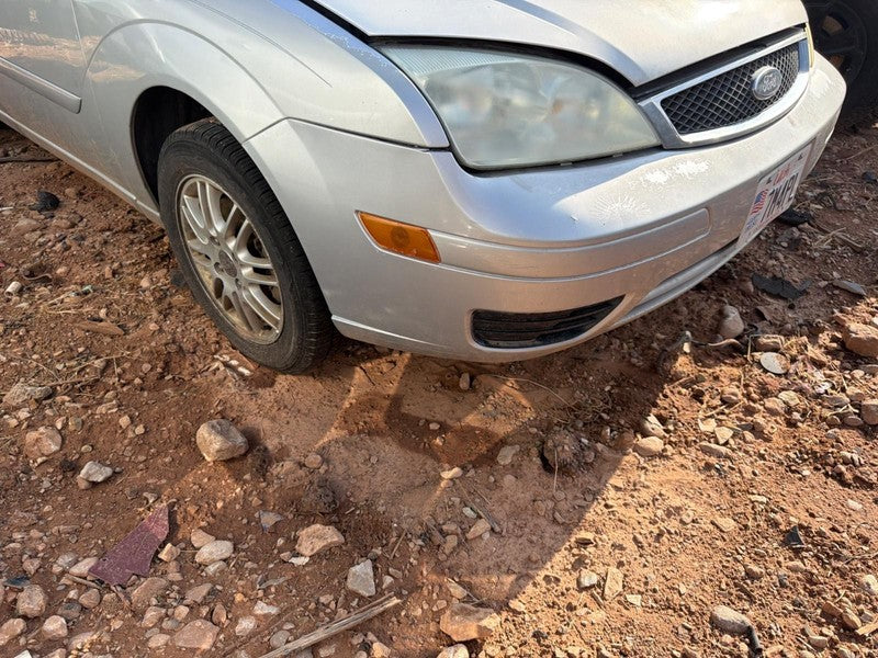 Used Front Bumper Assembly Front fits: 2006 Ford Focus w/o fog lamps F