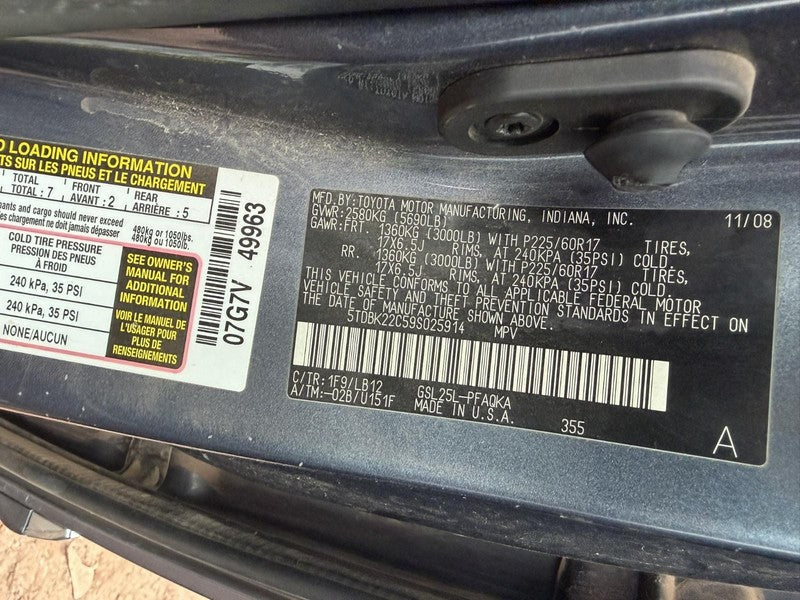 Used Third Seat SW/VAN fits: 2009 Toyota Sienna Third Seat SW Van Grad