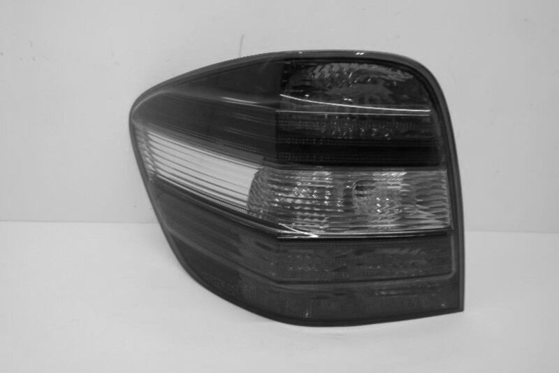 Used Left Upper Tail Light Assembly fits: 2009 Mercedes-benz Mercedes 