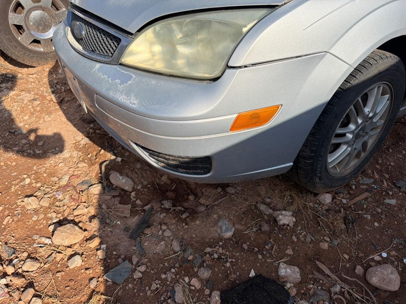 Used Front Bumper Assembly Front fits: 2006 Ford Focus w/o fog lamps F