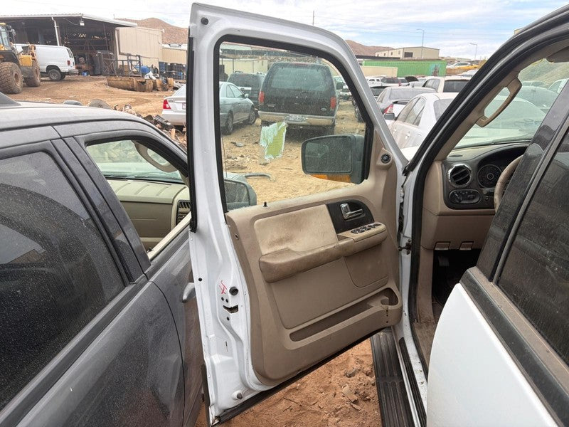 Used Front Left Door Assembly Front fits: 2006 Ford Expedition electri