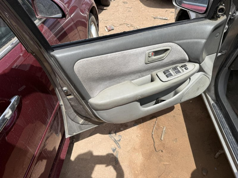 Used Air Cleaner Assembly fits: 1999 Toyota Camry 4 cylinder Grade A