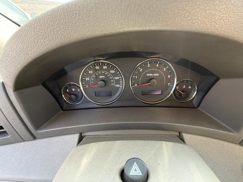 Used Front Right Seat Front fits: 2005 Jeep Grand cherokee without air