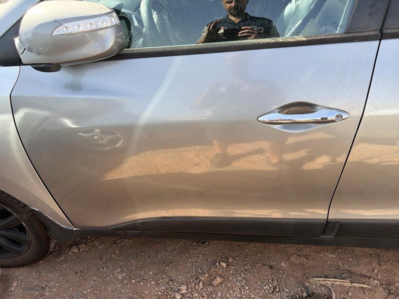 Used Front Left Door Assembly Front fits: 2013 Hyundai Tucson electric