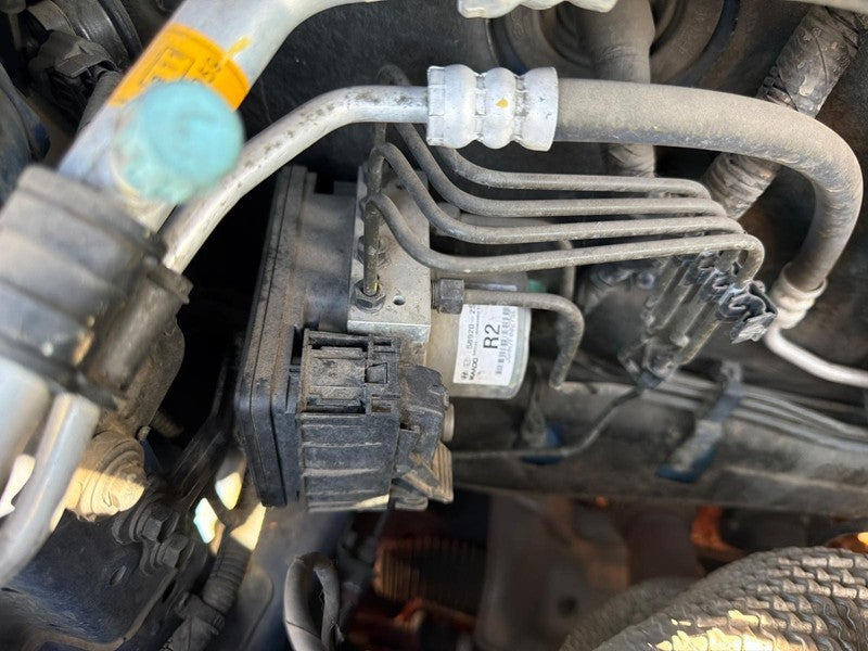 Used ABS Pump and Motor Assembly fits: 2015 Hyundai Tucson Actuator an