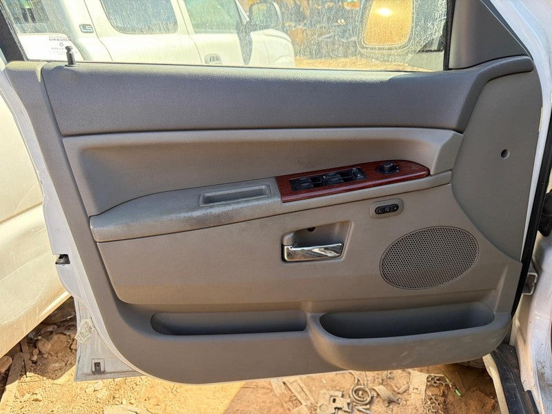 Used Front Left Door Interior Trim Panel fits: 2005 Jeep Grand cheroke