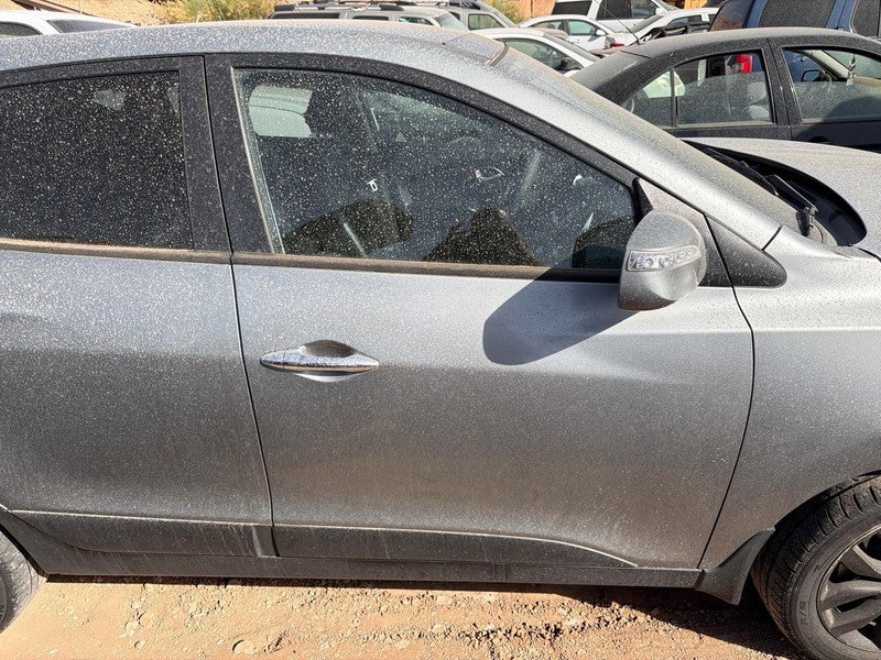 Used Front Right Door Assembly Front fits: 2013 Hyundai Tucson electri
