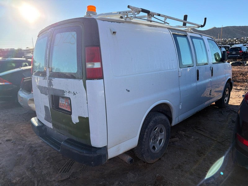 2004 Chevrolet Express 1500 Van Passenger Side Front Seat