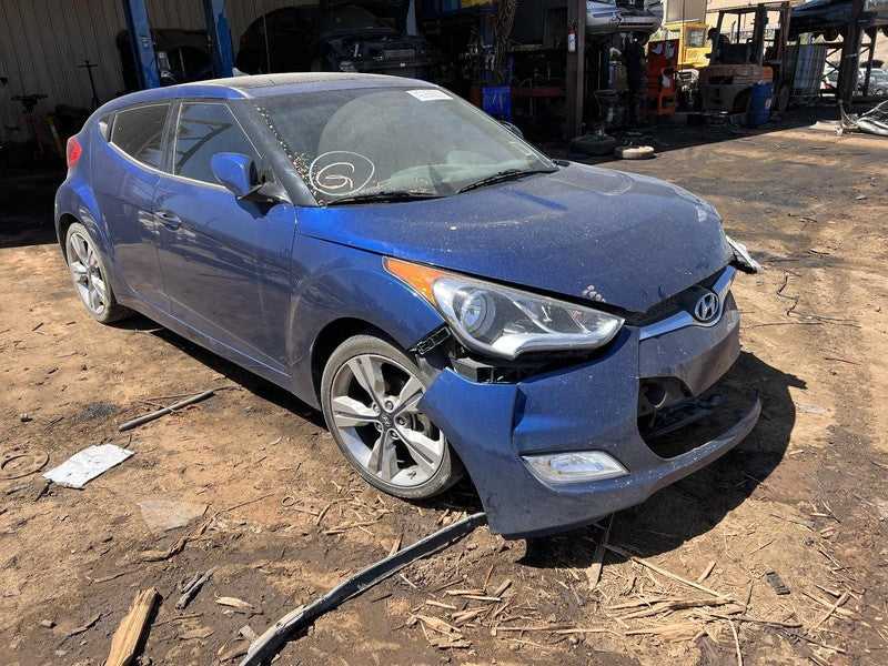 Used Right Headlight Assembly fits: 2017 Hyundai Veloster halogen w/pr