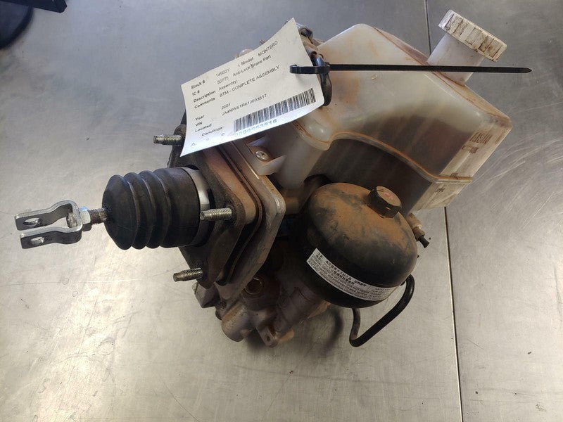 2001 MITSUBISHI MONTERO ABS ASSEMBLY ID#: MR977461