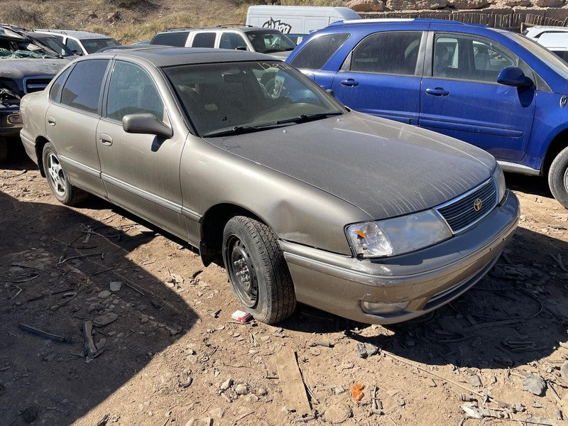 Used Right Headlight Assembly fits: 1998 Toyota Avalon Right Grade A