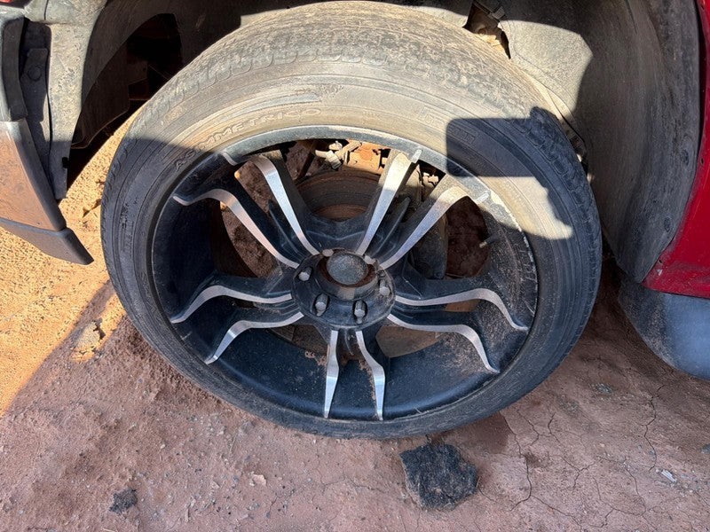 Used Wheel fits: 2001 Chevrolet Tahoe 16x6-1/2 6 lug wheel steel road 