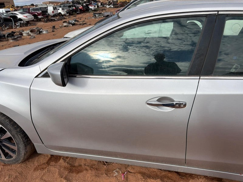 Used Front Left Door Assembly Front fits: 2018 Nissan Altima electric 