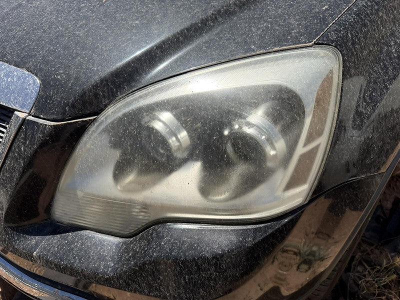 Used Left Headlight Assembly fits: 2008 Gmc Acadia w/HID with halogen 