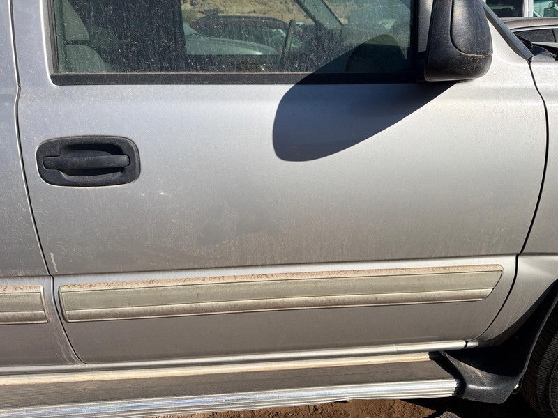 Used Front Right Door Assembly Front fits: 2005 Chevrolet Silverado 15