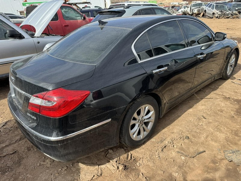 Used Right Tail Light Assembly fits: 2013 Hyundai Genesis Sdn quarter 