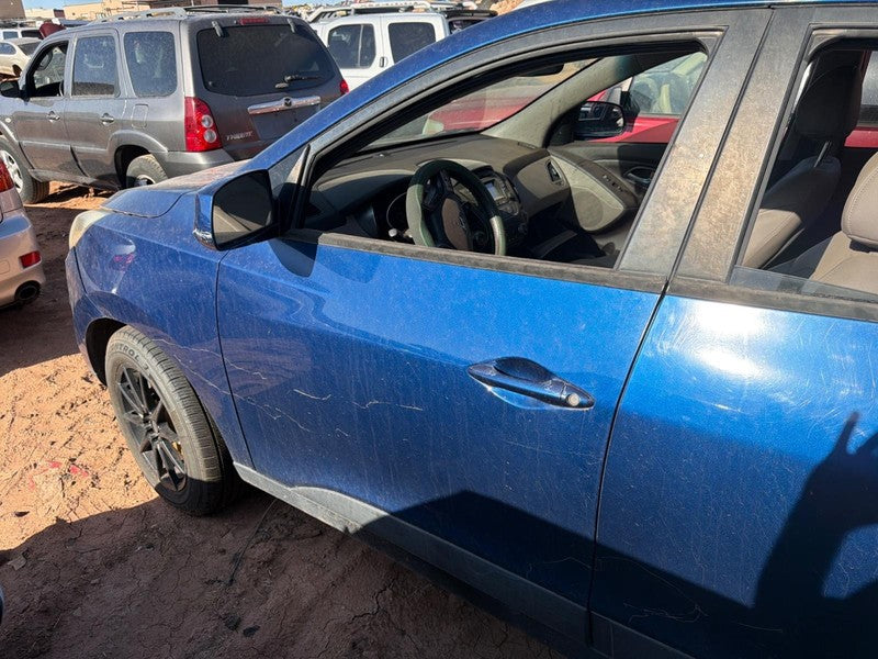 Used Front Left Door Assembly Front fits: 2015 Hyundai Tucson electric