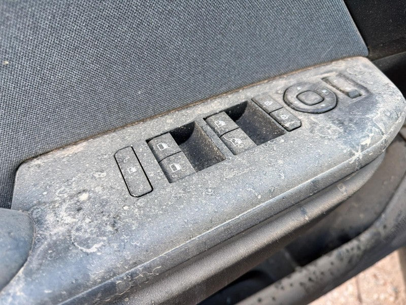 2025 Kia K4 Door Lock Switch