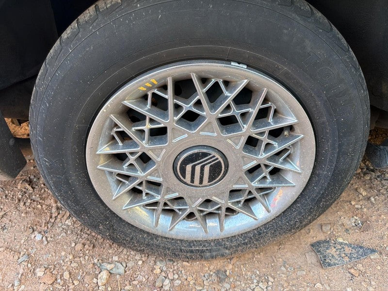 Used Wheel Cover fits: 2001 Mercury Grand marquis 20 cross spokes Grad