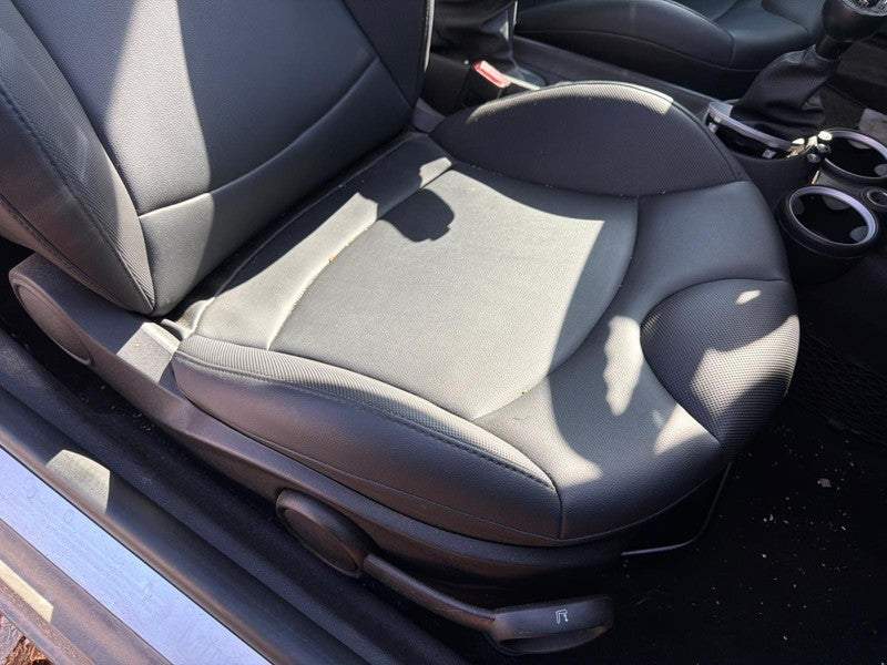 Used Front Right Seat Front fits: 2013 Mini COOPER bucket air bag manu