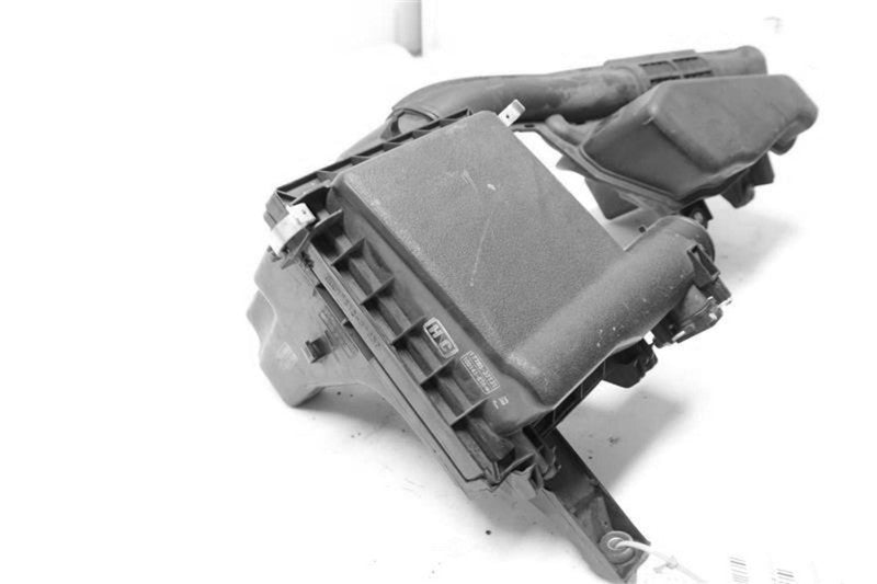Used Air Cleaner Assembly fits: 2010 Toyota Prius Prius Plug-in VIN DP