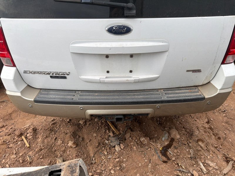 Used Rear Bumper Assembly Rear fits: 2006 Ford Expedition w/park assis