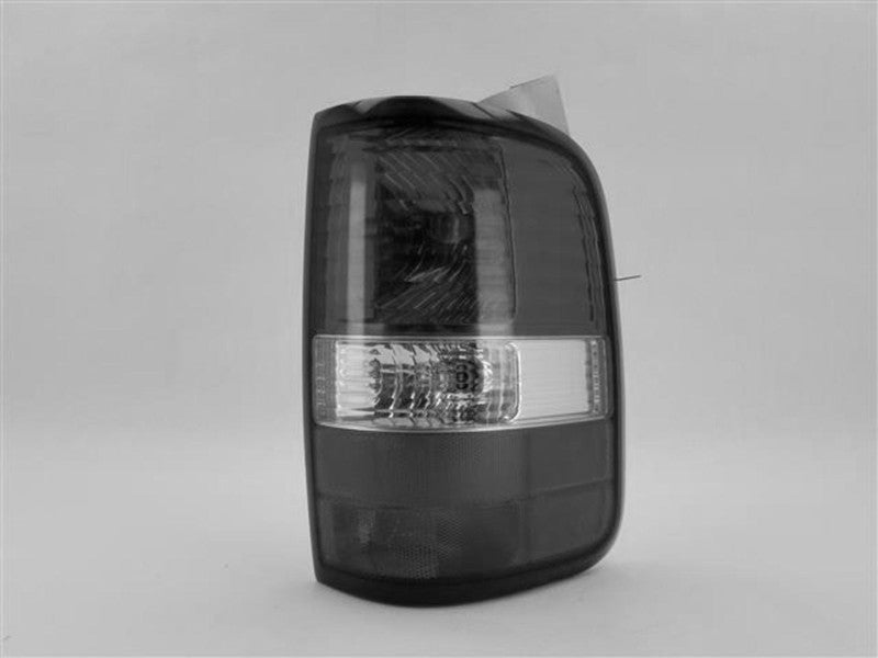 Used Right Tail Light Assembly fits: 2004 Ford F150 PICKUP New Style S