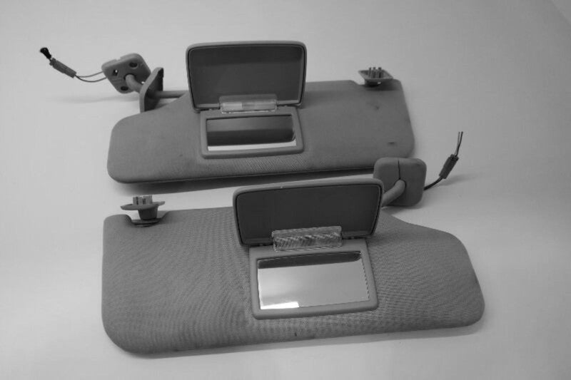 Used Left Sun Visor fits: 2011 Lincoln Mkx illuminated L. garage door 