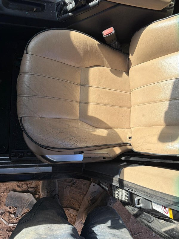 Used Front Left Seat Front fits: 2004 Land rover Range rover leather e