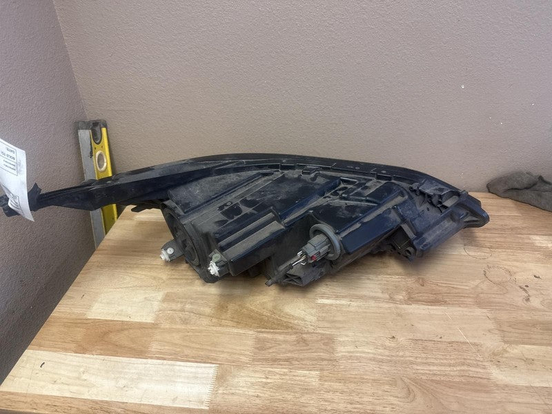 Used Left Headlight Assembly fits: 2019 Chevrolet Equinox HID opt T4F 