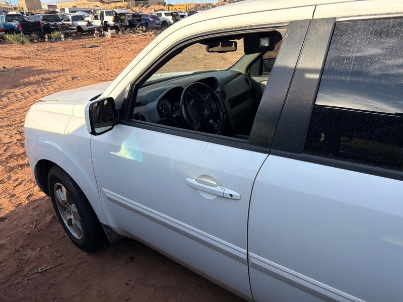 Used Front Left Door Assembly Front fits: 2009 Honda Pilot electric Fr