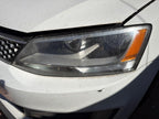 Used Left Headlight Assembly fits: 2012 Volkswagen Jetta gli Sdn halog
