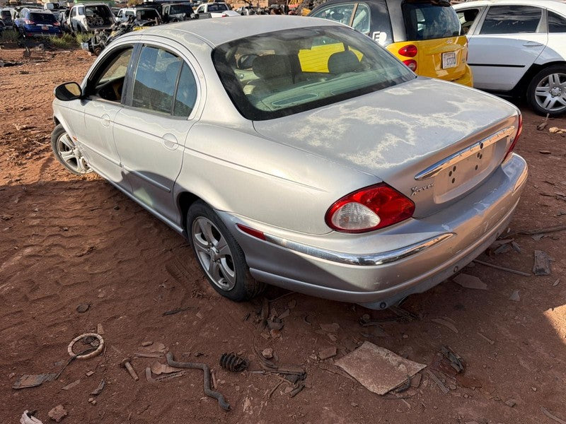 Used Right Headlight Assembly fits: 2002 Jaguar X type w/o headlamp wa