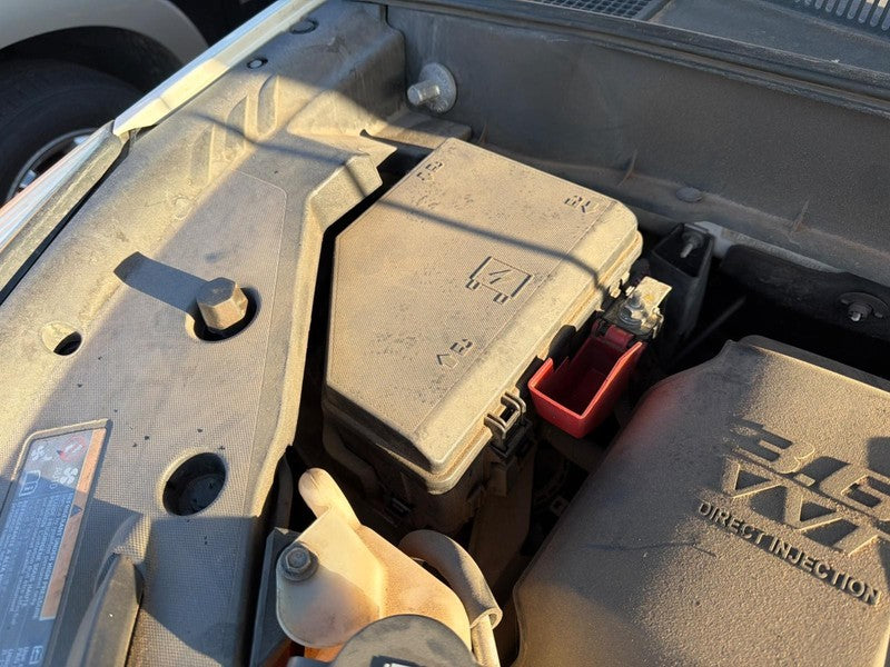 Used Fuse Box Engine fits: 2011 Chevrolet Traverse w/o tow package Gra