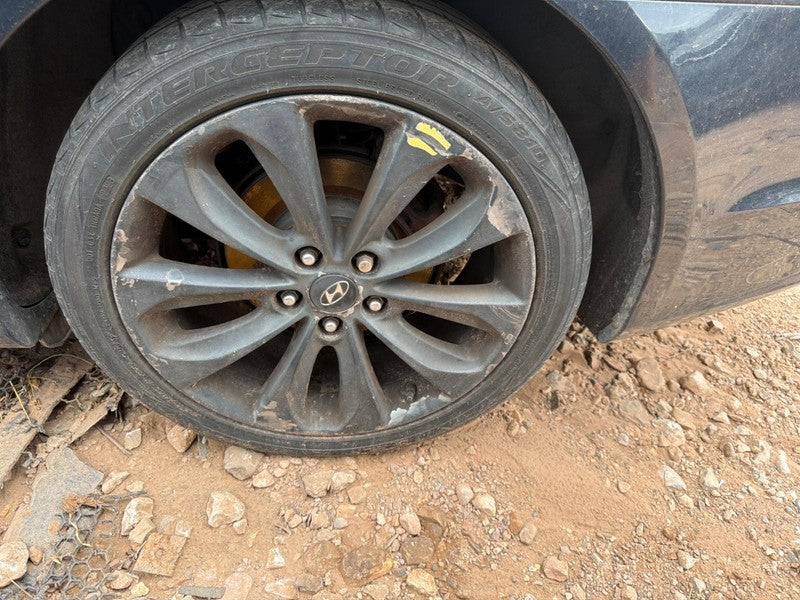Used Wheel fits: 2011 Hyundai Sonata 18x7-1/2 alloy 10 spoke w/o TPMS 