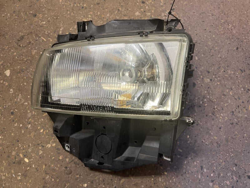 2001 VOLKSWAGEN EUROVAN L Headlamp ID#: 7D1941005A