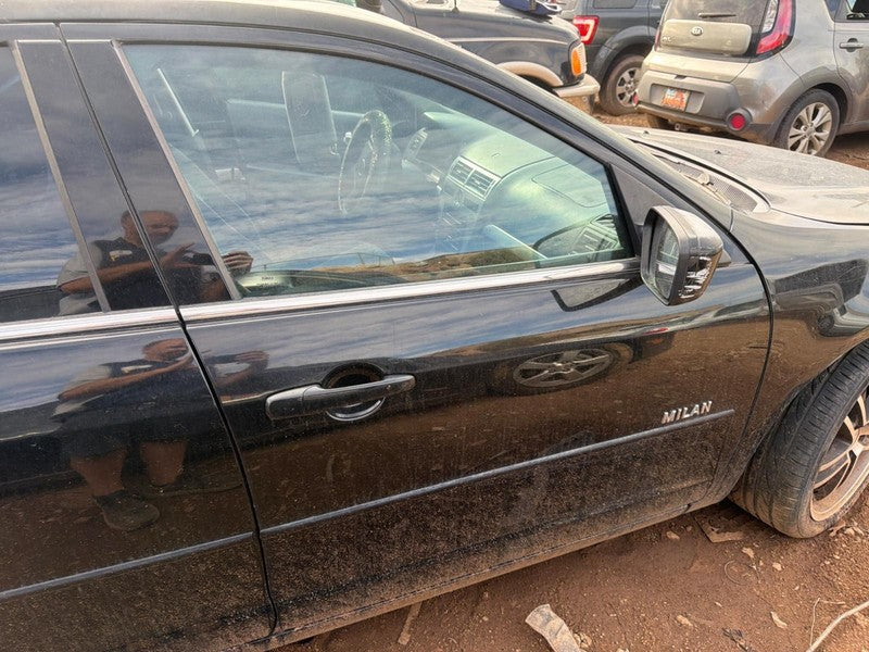 Used Front Right Door Assembly Front fits: 2007 Mercury Milan R. w/sid
