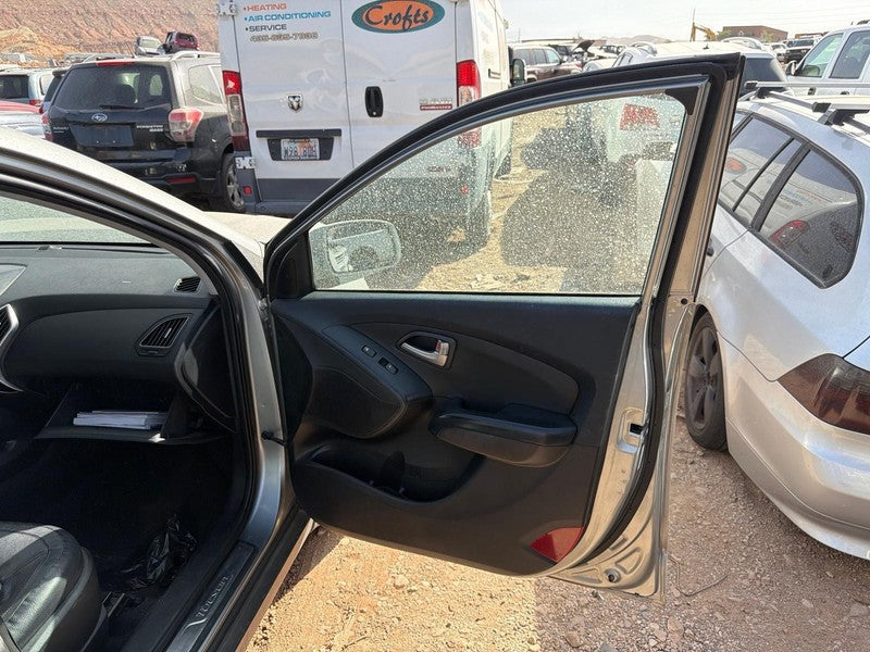 Used Front Right Door Interior Trim Panel fits: 2013 Hyundai Tucson Tr