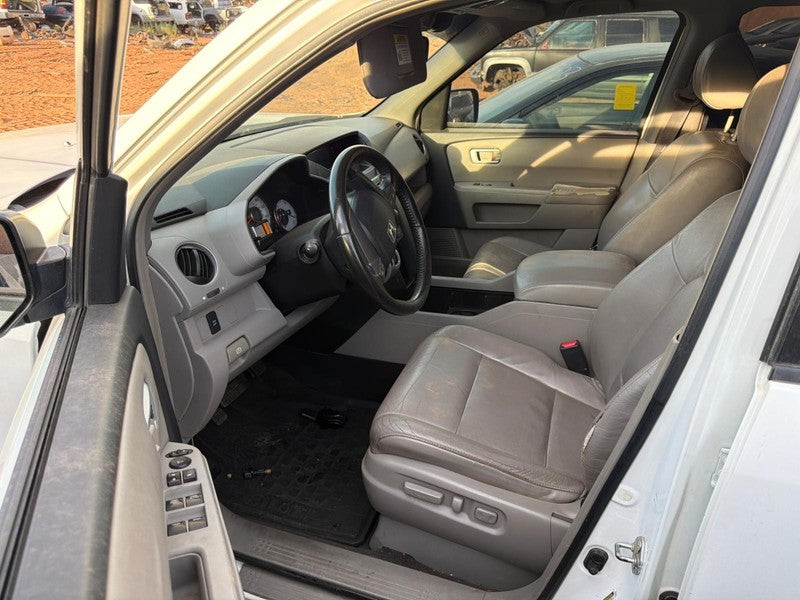 Used Hood fits: 2009 Honda Pilot  Grade A
